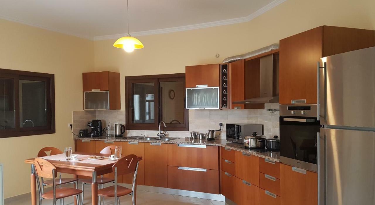 Dimitris Villa Aigio Exterior photo
