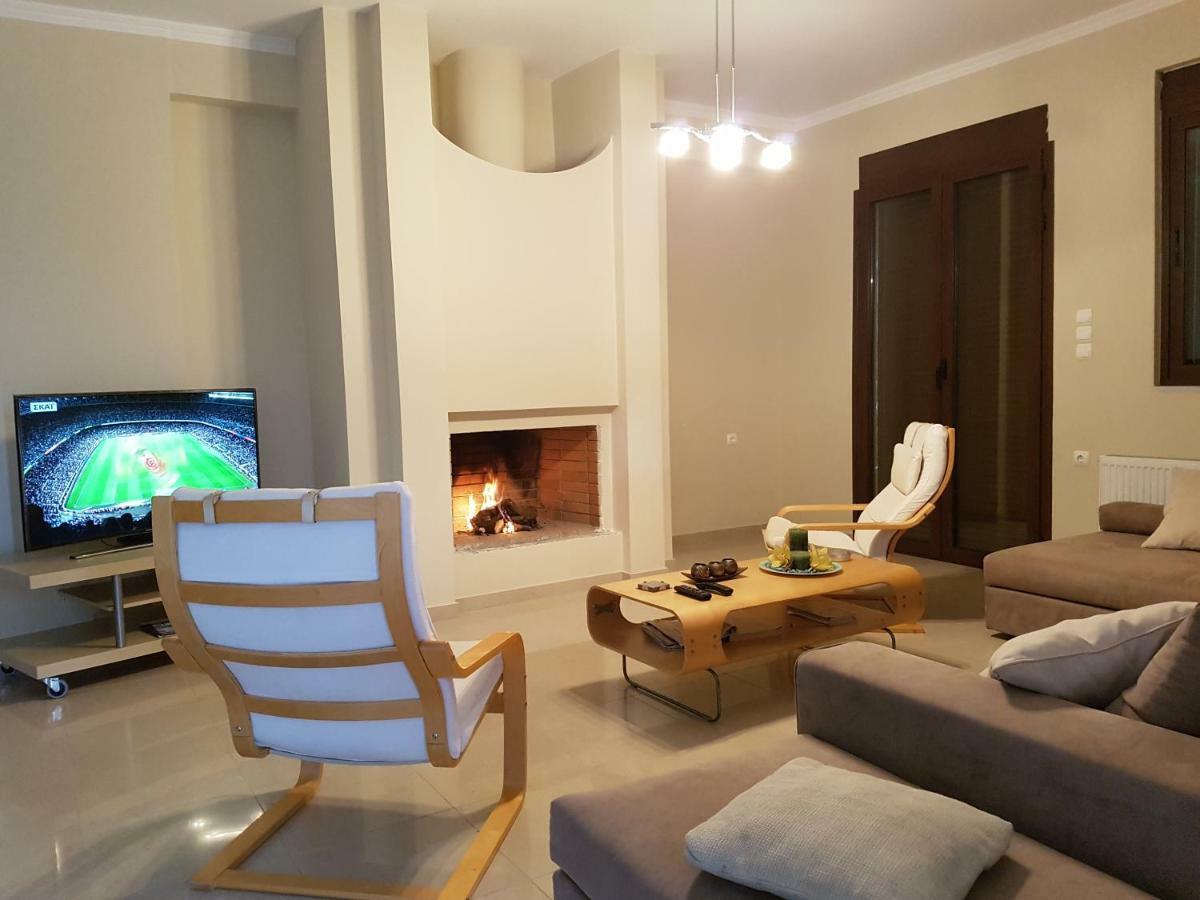 Dimitris Villa Aigio Exterior photo